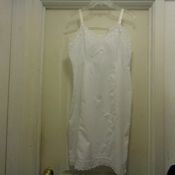 VINTAGE SWEET COTTON MIXED EYELET FULL SLIP 16/36